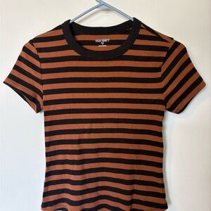 Old Navy Women's Black and Tan Striped Short Sleeve Tee